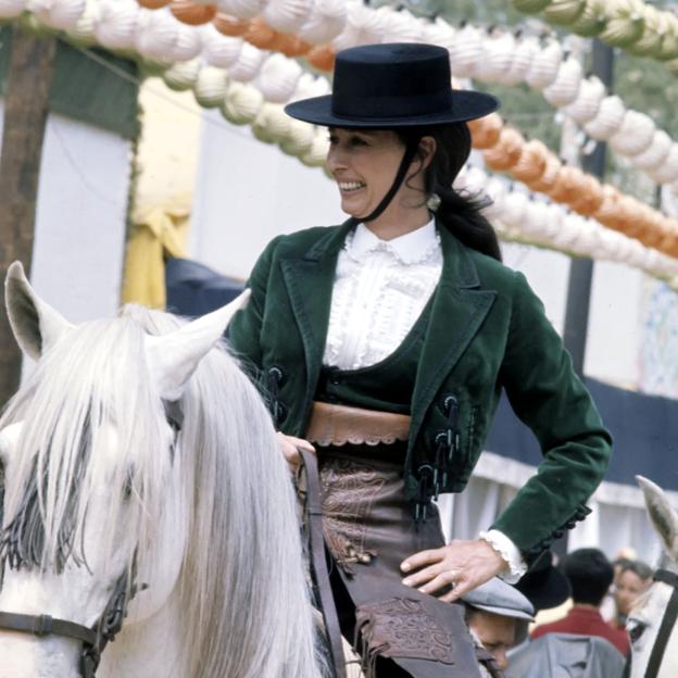 Aline Griffith, condesa de Romanones, durante la Feria de Abril. 