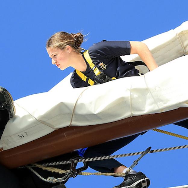 Las fotos inéditas de la princesa Leonor en el buque Juan Sebastián de Elcano: estudio, acrobacias y compañerismo