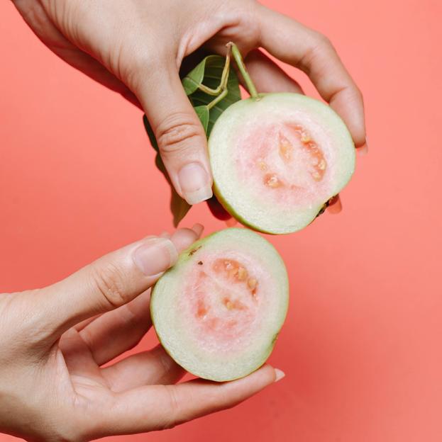 El perfil nutricional de la guayaba es muy completo e interesante. 