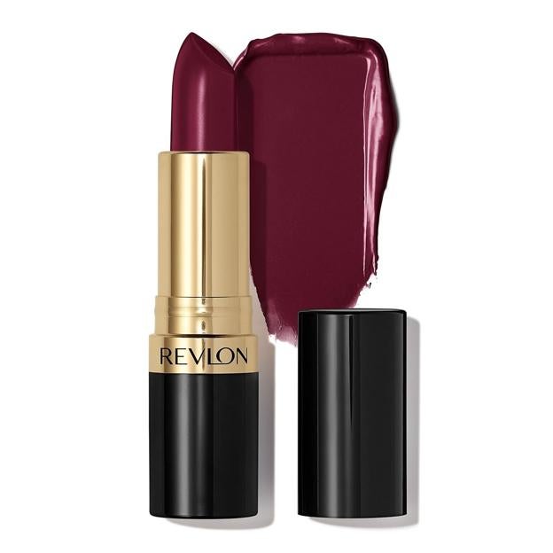 Super Lustrous Lipstick en tono 477 Black Cherry de Revlon. Precio: 7,97 euros