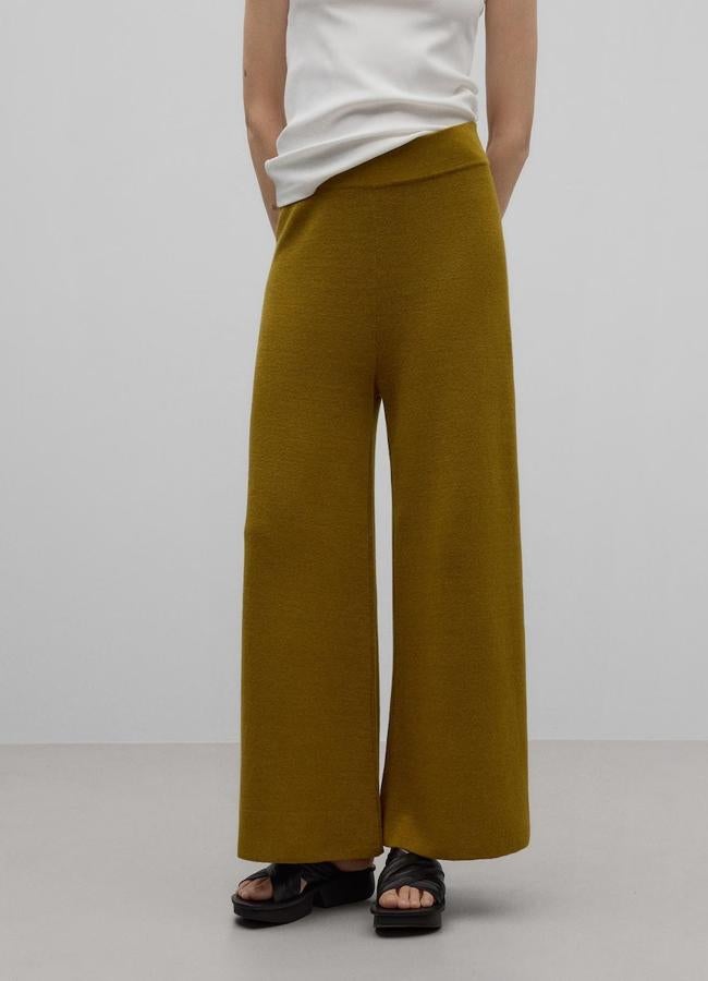 Pantalones anchos de Adolfo Domínguez, 39 euros.