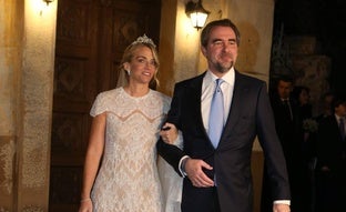 Lo que no se vio de la boda de Nicolás de Grecia y Chrysi: las prisas del príncipe playboy y la felicidad de la reina Sofía