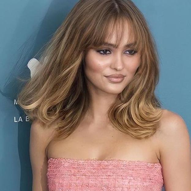 Lily Rose Depp con corte de media melena blunt