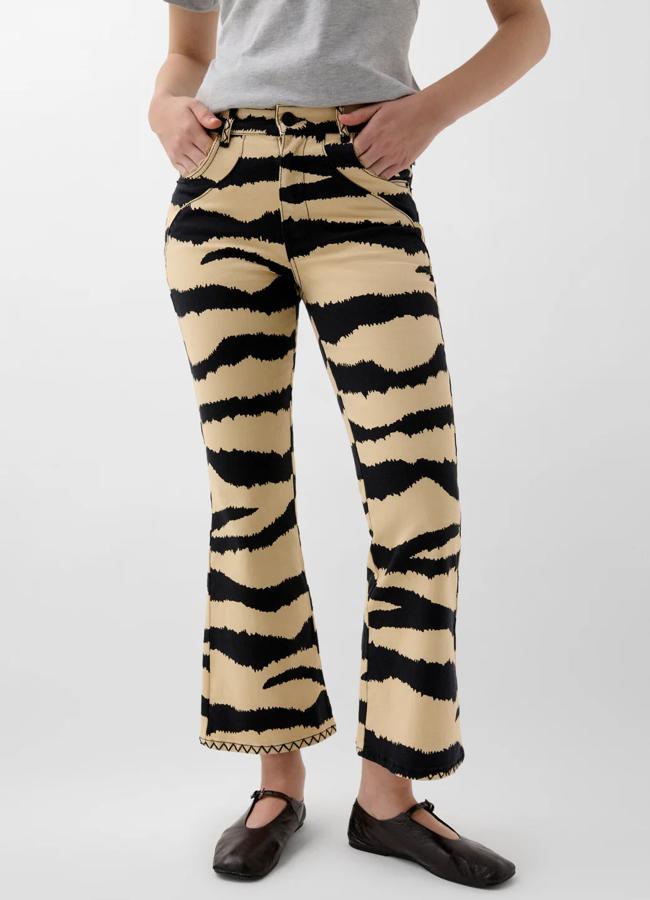 Pantalones flare con animal print