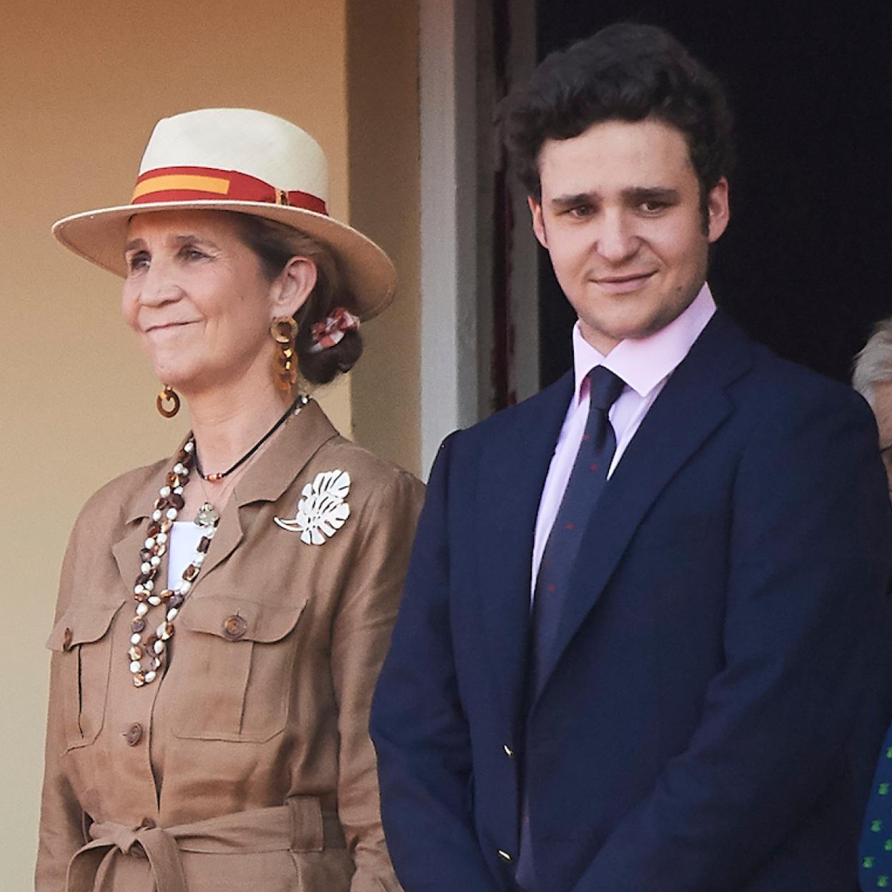 La infanta Elena y Froilán comparten con Victoria Federica una gran afición por la fiesta de los toros. /LIMITED PICTURES