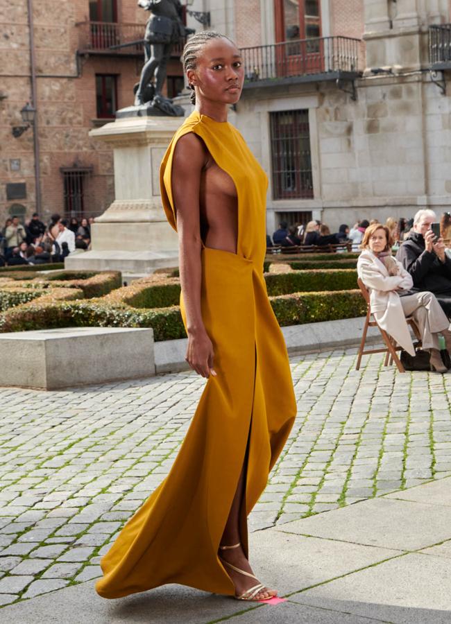 Look de Juanjo Oliva en el desfile inaugural de Madrid es Moda. Foto: Pablo Paniagua.