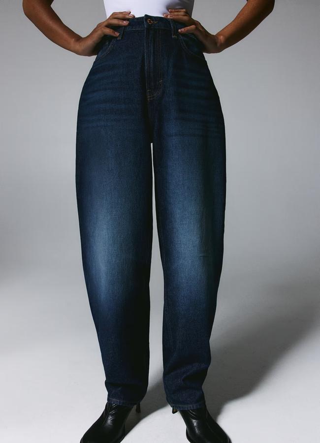 Barrel jeans azul índigo de H&M, 34,95 euros..