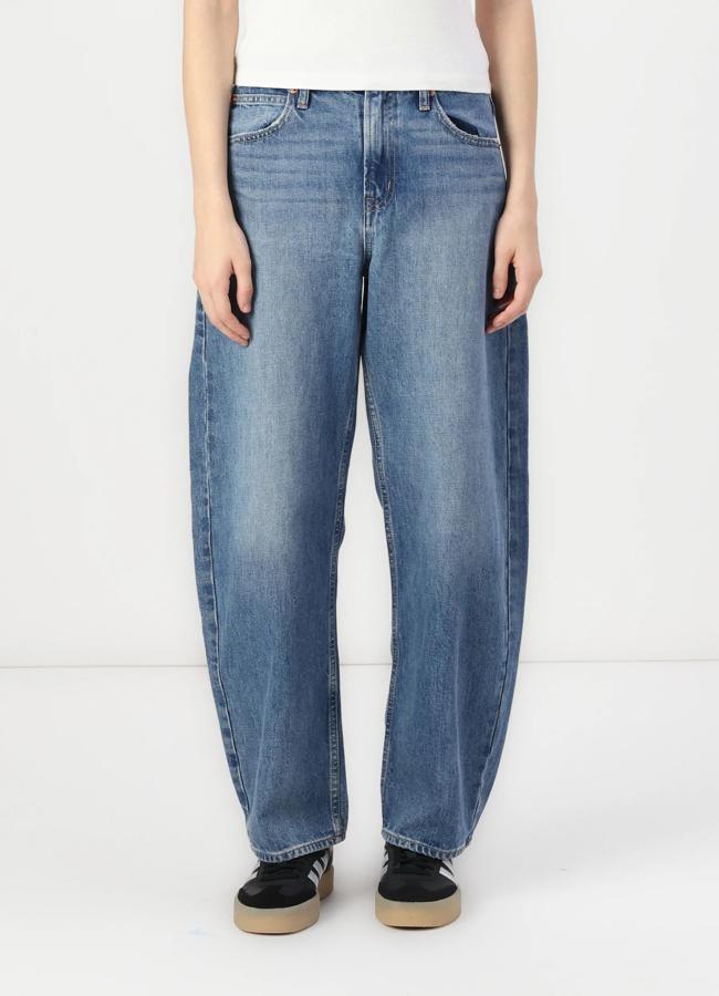 Barrel jeans azul medio de GAP, a la venta en Zalando, 41,95 euros.