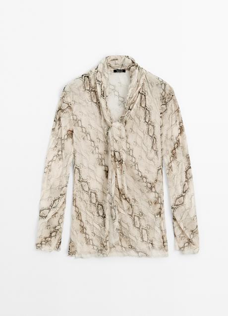 Blusa estampada de Massimo Dutti (59,99 euros)