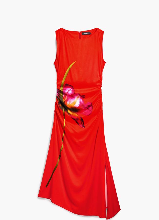 Vestido rojo con estampado de flores de Desigual (99,95 euros):