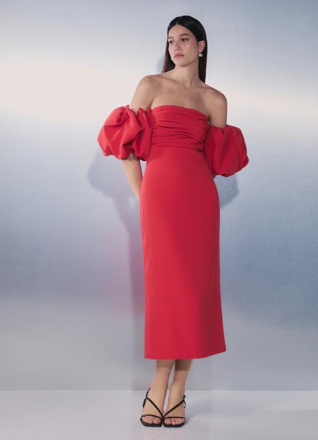 Vestido rojo con manga desmontable de Tintoretto (99,99 euros).