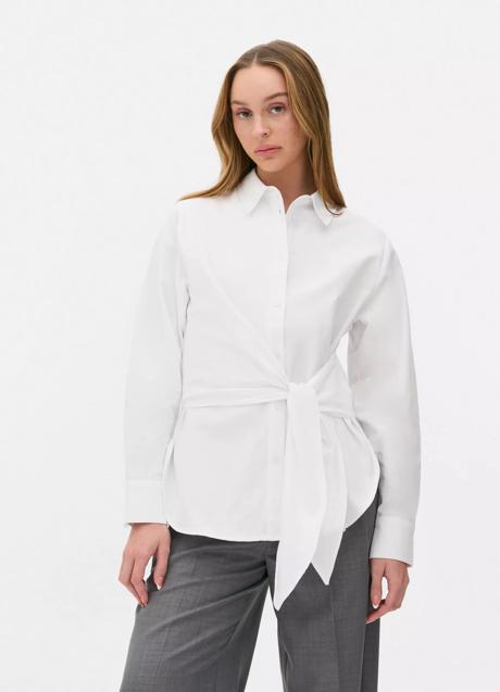 Camisa blanca de Primark (18 euros)