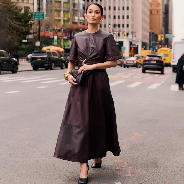 Necesitas este vestido de Massimo Dutti de nueva temporada: hace tipazo y combina con todo