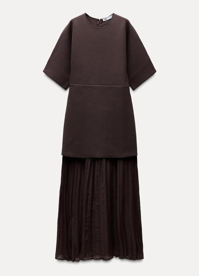 Vestido combinado plisado de punto de Zara (49,95€)