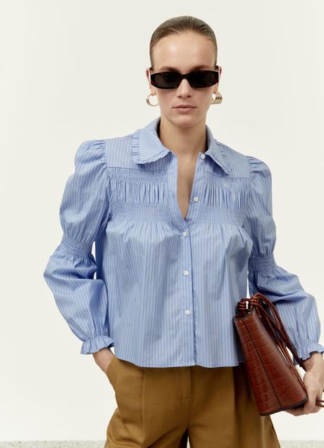 Camisa azul de Sfera (35,99 euros)