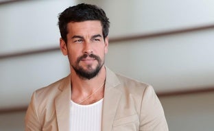 La historia de amor y superación de los padres de Mario Casas: «Vienen del barro»