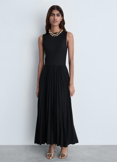 Vestido negro de Mango (49,99 euros)