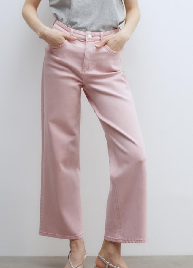 Jeans straight wide en rosa claro de Sfera (29,99€)