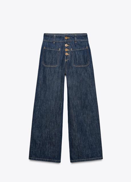 Vaqueros con botones de Zara (25,95 euros)