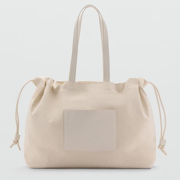 Bolso shopper de tela con combinado de piel de Mango (49,99 euros):