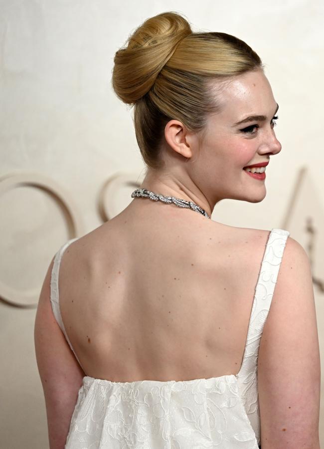 Elle Fanning con maxi recogido en la alfombra roja de los Premios Oscar. Foto: Gtres.