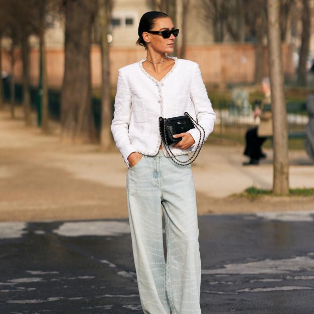 Look con vaqueros para ir a la oficina