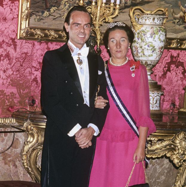 La infanta Margarita con la tiara de los broches de diamantes. 