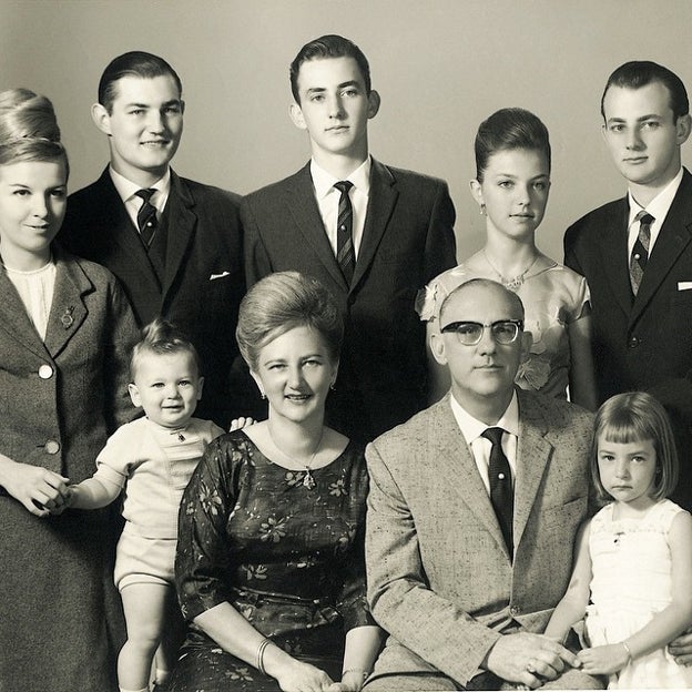 Una imagen de la familia Larraín a principios de los 60. El marqués es el segundo desde la izquierda. 