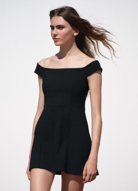 Vestido negro de Zara (29,99 euros)