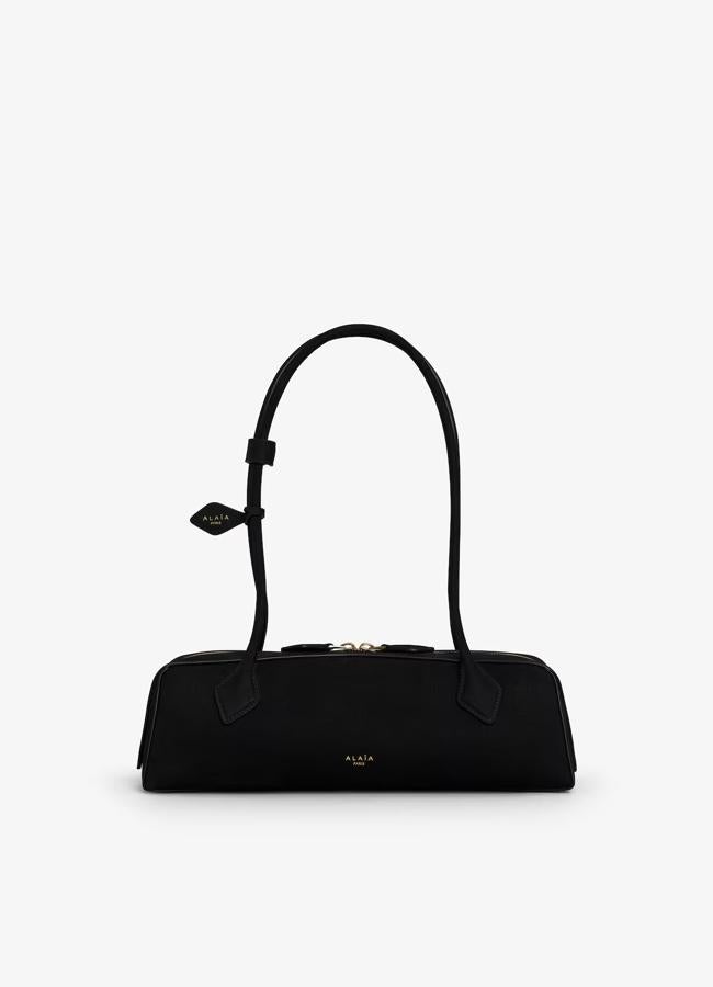 Bolso Le Teckel mediano de Nobuck de becerro de Alaïa, 2.100 euros.